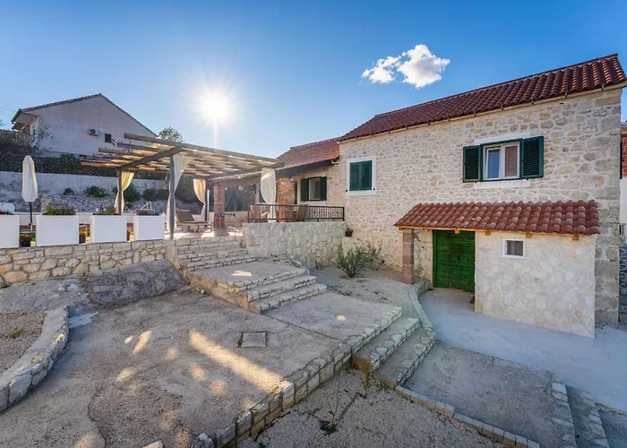 3 Bedroom Gorgeous In بيت للعطل