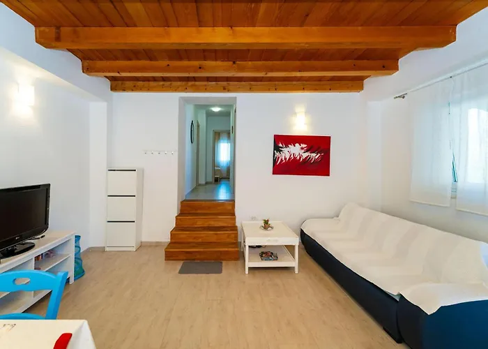 3 Bedroom Gorgeous In بنكوفاتش