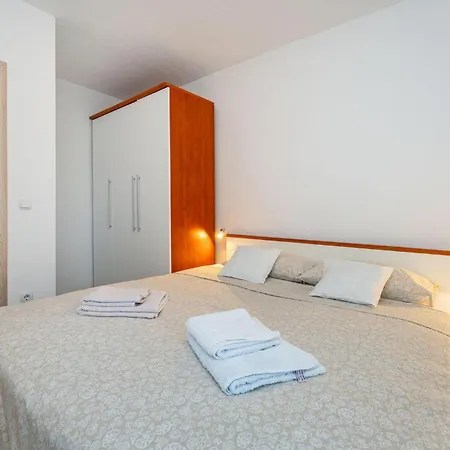 Vakantiehuis 3 Bedroom Gorgeous In *