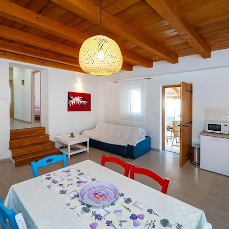 3 Bedroom Gorgeous In Holiday home