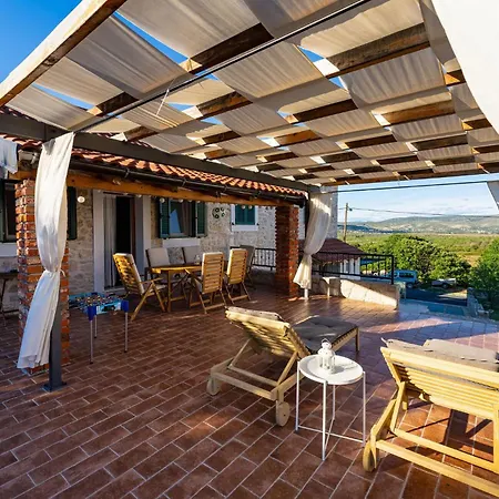 Vakantiehuis 3 Bedroom Gorgeous In *