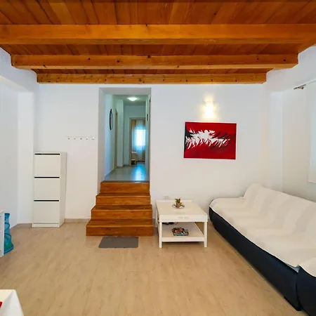 3 Bedroom Gorgeous In Benkovac